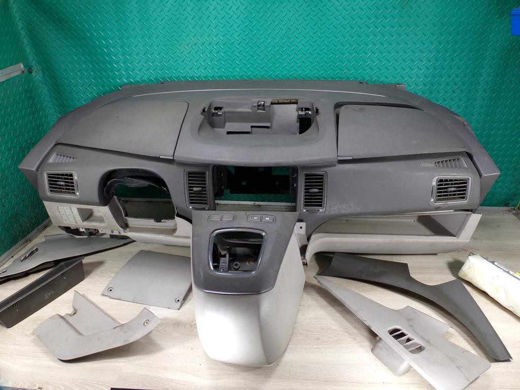 Części samochodowe :: Wyposażenie wnętrza :: Deski rozdzielcze, konsole